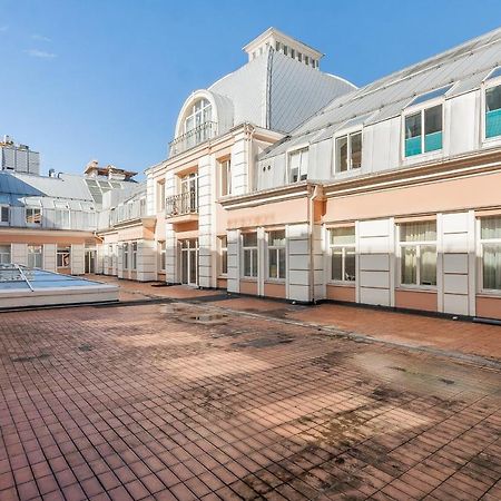 Central Apartment In Gedimino Av By Urban Rent Вильнюс Экстерьер фото